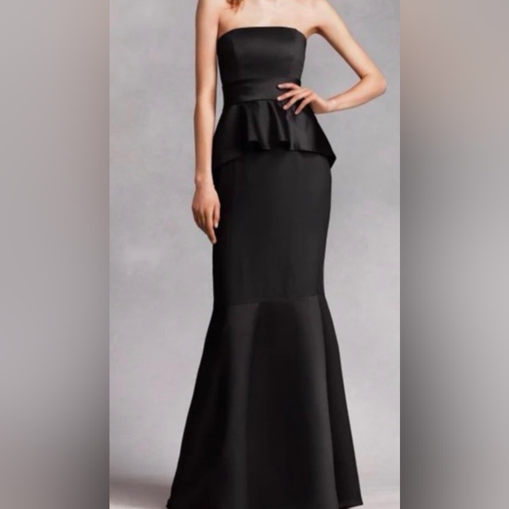 Vera Wang Elegant Black Strapless Dress